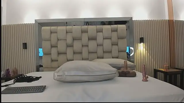 แชท XXX สดของ noah_pariss