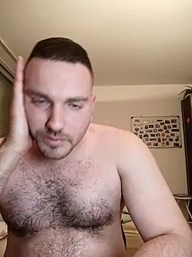 MilitaireDom Show in webcam