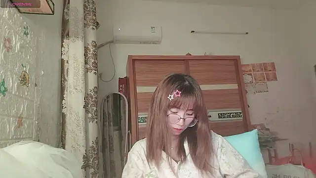 Lili_666's Webcam Show