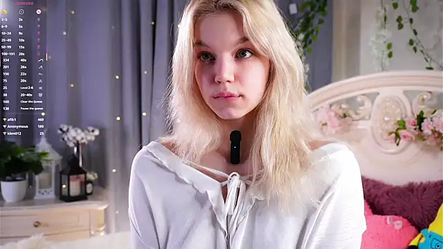 EdlinAlliston Adlı Modelin Canlı XXX Sohbeti