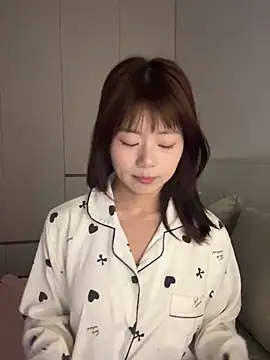 Nana-3 即時 XXX 聊天