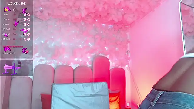 puca_ebony's Webcam Show