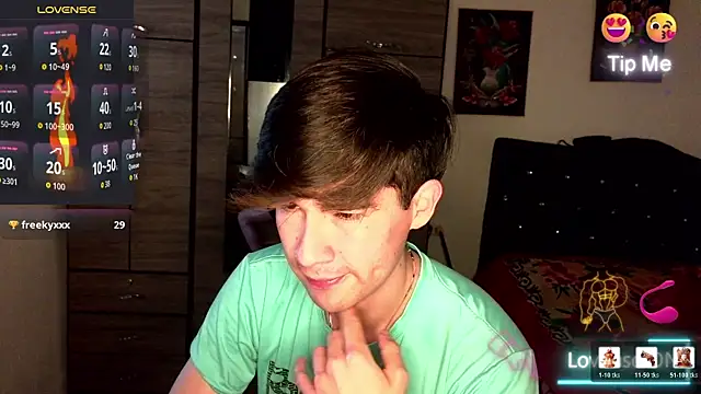 samael1107 Adlı Modelin Canlı XXX Sohbeti