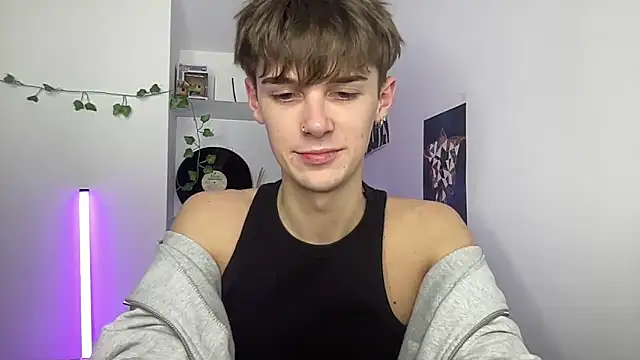 YourMilkyGuy élő XXX-chatje