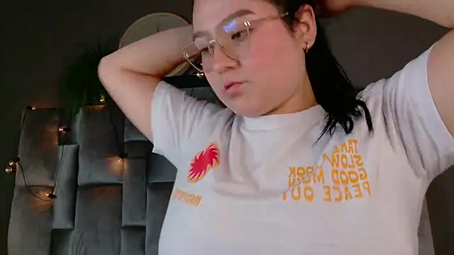 AmatistaSky__ élő XXX-chatje