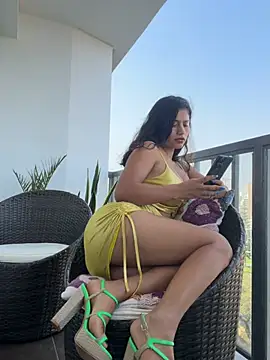 sexi_noemi Show in webcam