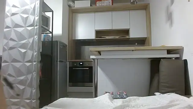 Squirtybaby0229 在線直播表演