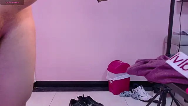 Dante-Axel live XXX chat