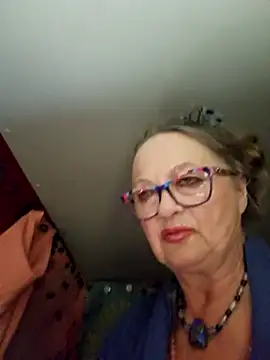 Chatroom XXX en direct de Hot-Muci