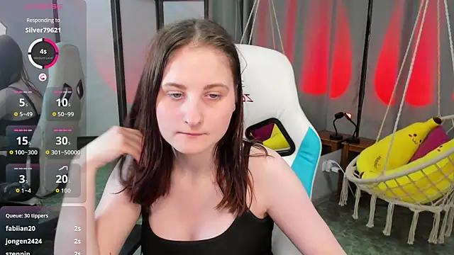 Chat XXX en directo de KiraDuvall