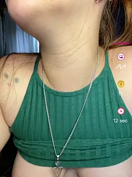 CoraVibes' Live XXX Chat