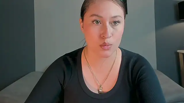 AmyRosse_X Adlı Modelin Canlı XXX Sohbeti