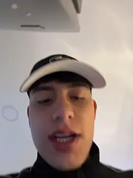 Czat XXX na żywo – Lander_Cruz