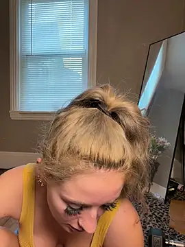 Pertunjukan Kamera Web SalemAlexiss