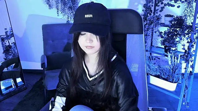 Elainebeness Adlı Modelin Canlı XXX Sohbeti