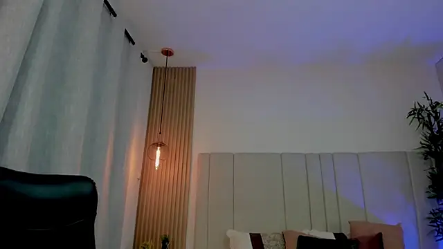 Victoria_Rosee Adlı Modelin Canlı XXX Sohbeti