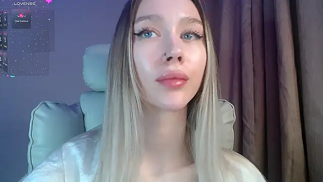 XXX chat uživo modela Des_ch