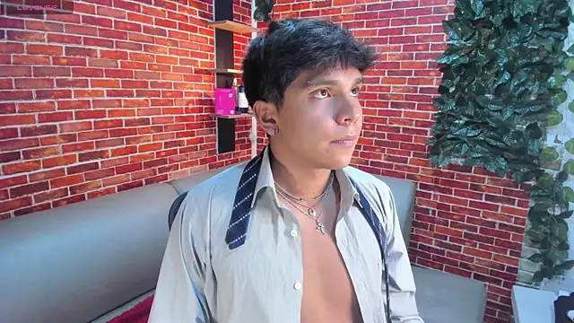 Show modela Thiago_Kozak na web-kameri