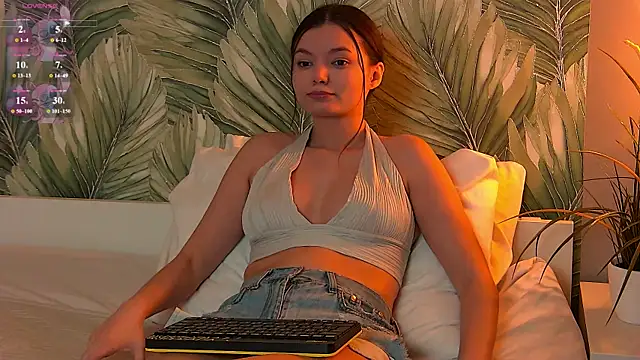 AsterQuinn Adlı Modelin Canlı XXX Sohbeti