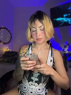 Cinamoonn Adlı Modelin Canlı XXX Sohbeti