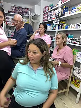 kandalove: διαδικτυακό σόου στην κάμερα