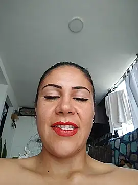 KittyHoleshot87のライブXXXチャット