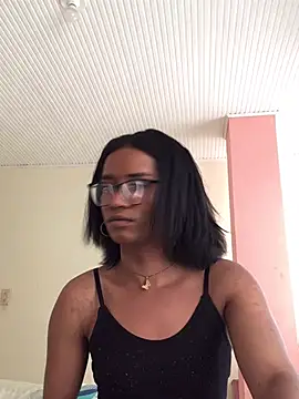 Pokazy przed kamerką – horny_brii