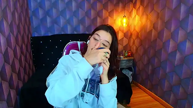 LiaHarryis Adlı Modelin Canlı XXX Sohbeti