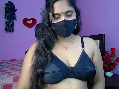 Maiya_Amber Show in webcam