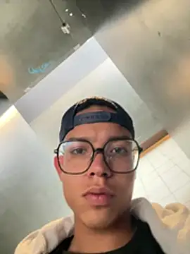 Andres_boy252 Show in webcam