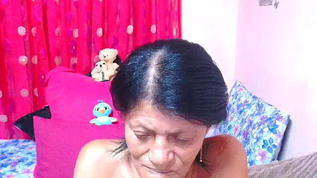 SLUTTYROXYn Live XXX chat