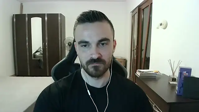 Show modela mu5clemania2 na web-kameri