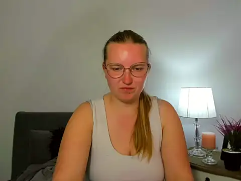 RoseTeacherX's Live XXX Chat