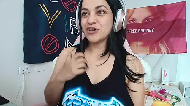 دردشة LovelyAzucena الجنسية المباشرة