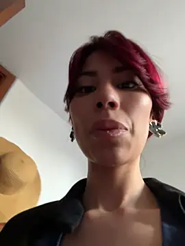 AlmaSajor_ – webcam-show