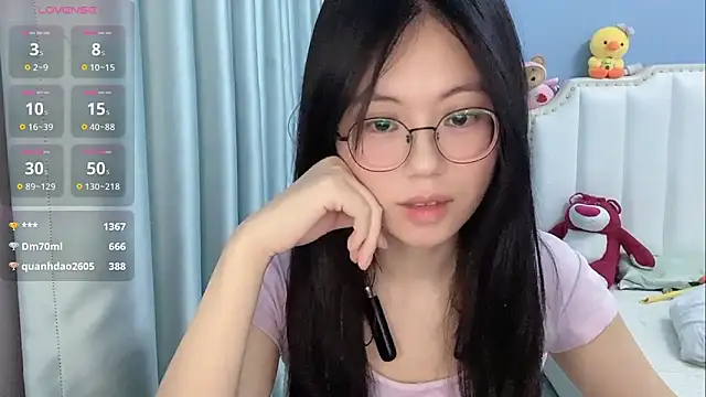 Luna-666 在線直播表演