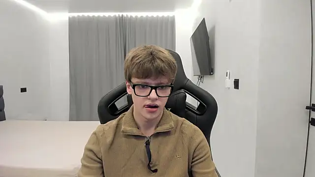 Show modela bonekoambalabu na web-kameri