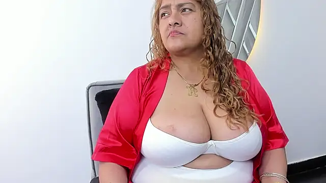 MonzerratBoyerのライブXXXチャット