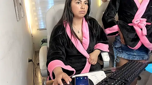 Show Webcam de Emily_Simt_