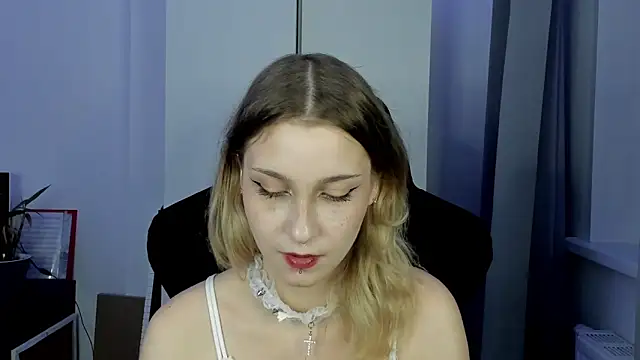 Cassi_Stonem 在線直播表演