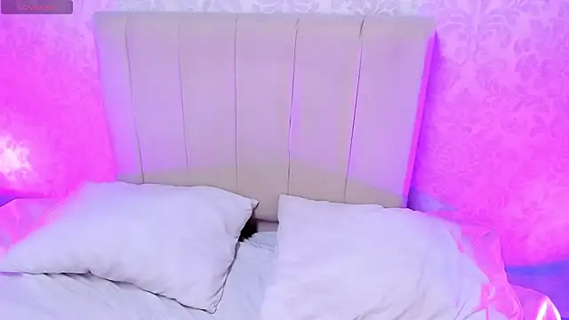 LiaRivers live XXX chat