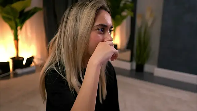 دردشة AishleyBee الجنسية المباشرة