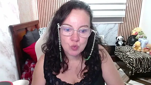 Chat +18 de Sonialorens_ ao vivo