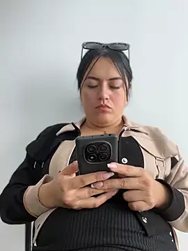 دردشة Lesly_10- الجنسية المباشرة