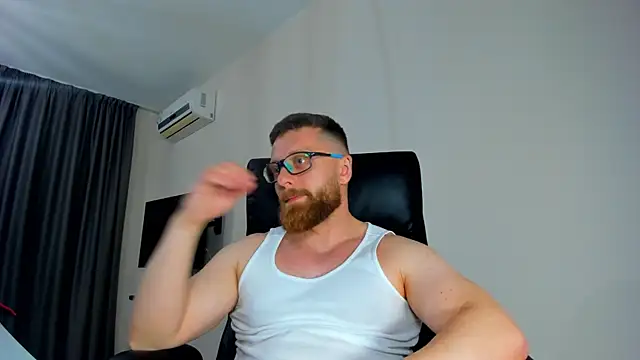 Show modela Findom_guy na web-kameri