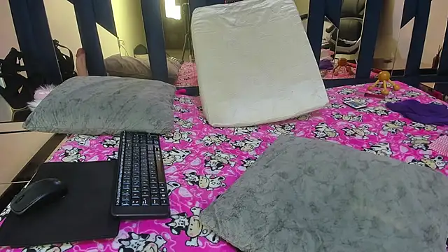 Chatroom XXX en direct de KikyoAndDrey