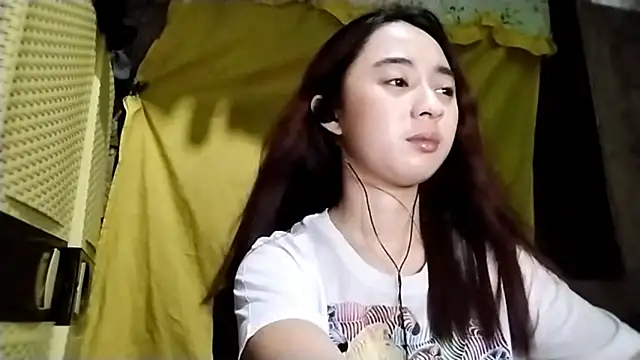 LenoraLacassagne Pertunjukan Webcam