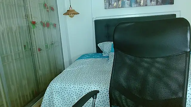 Eva_thens Adlı Modelin Canlı XXX Sohbeti