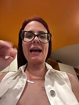 Chatroom XXX en direct de NataKitten