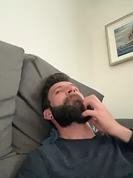 Michel_huge Chat XXX in diretta